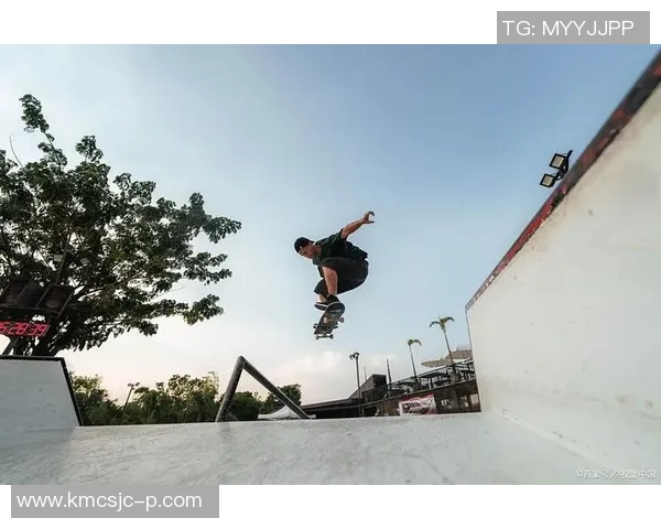 重庆滑板队的拼搏与荣耀极限运动嘉年华的精彩瞬间回顾